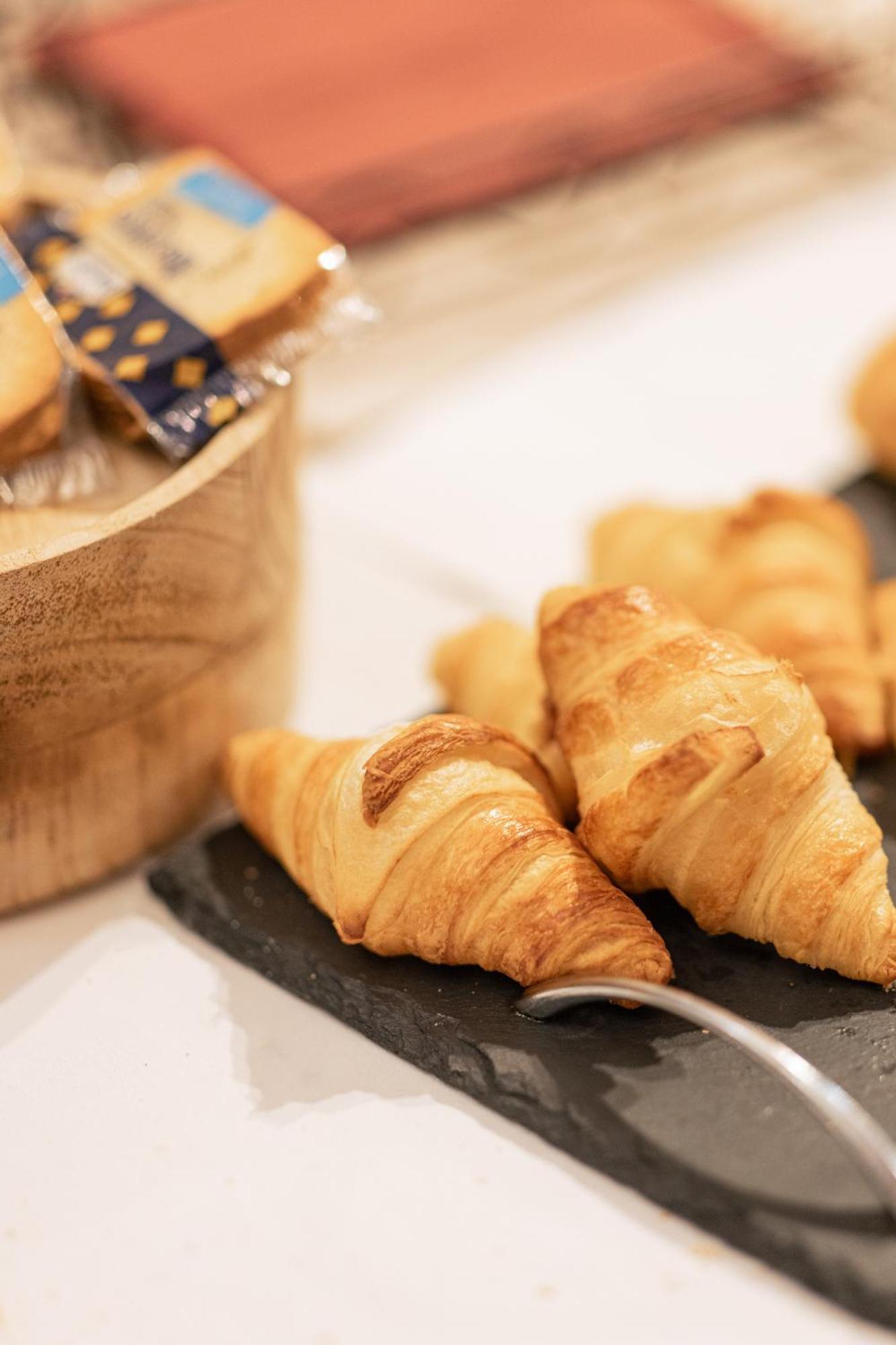 Auberge De La Tour Aups Ngoại thất bức ảnh