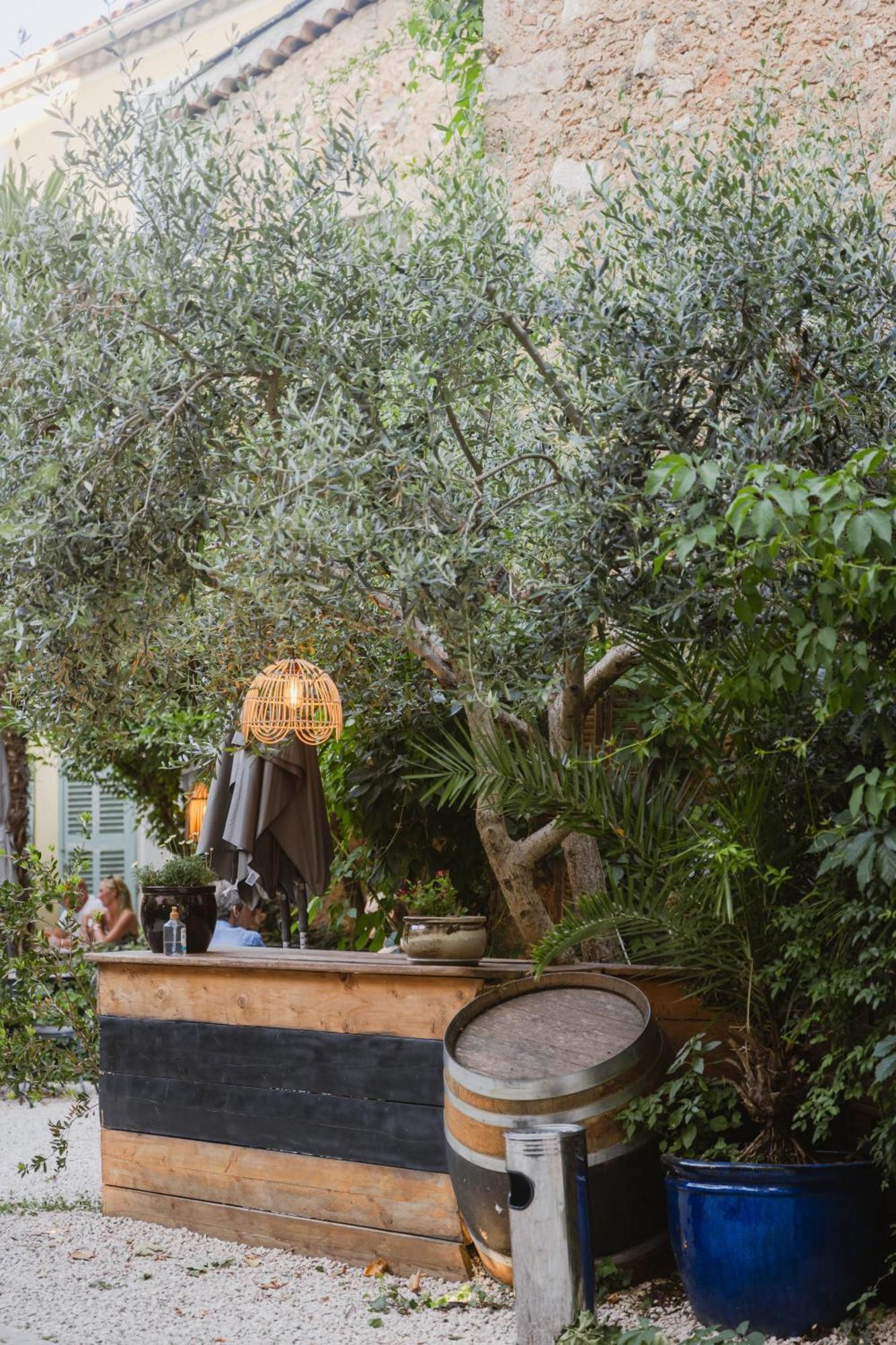 Auberge De La Tour Aups Ngoại thất bức ảnh