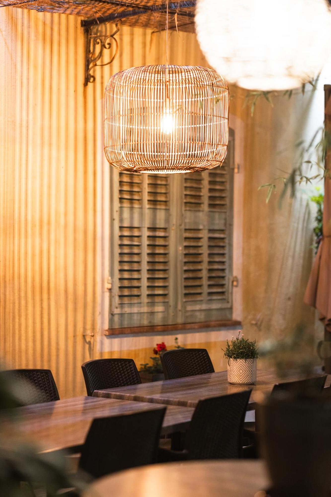 Auberge De La Tour Aups Ngoại thất bức ảnh