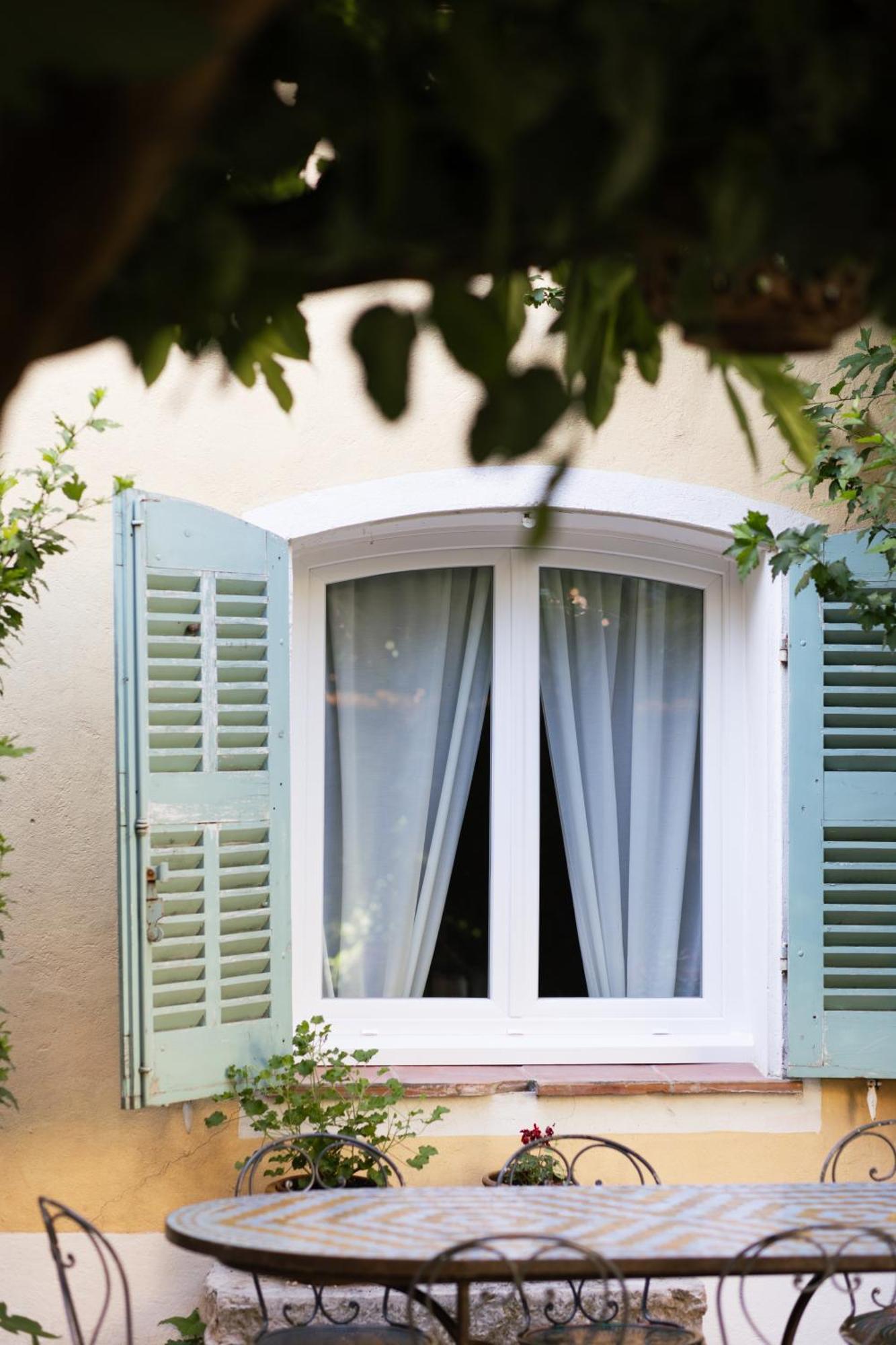 Auberge De La Tour Aups Ngoại thất bức ảnh