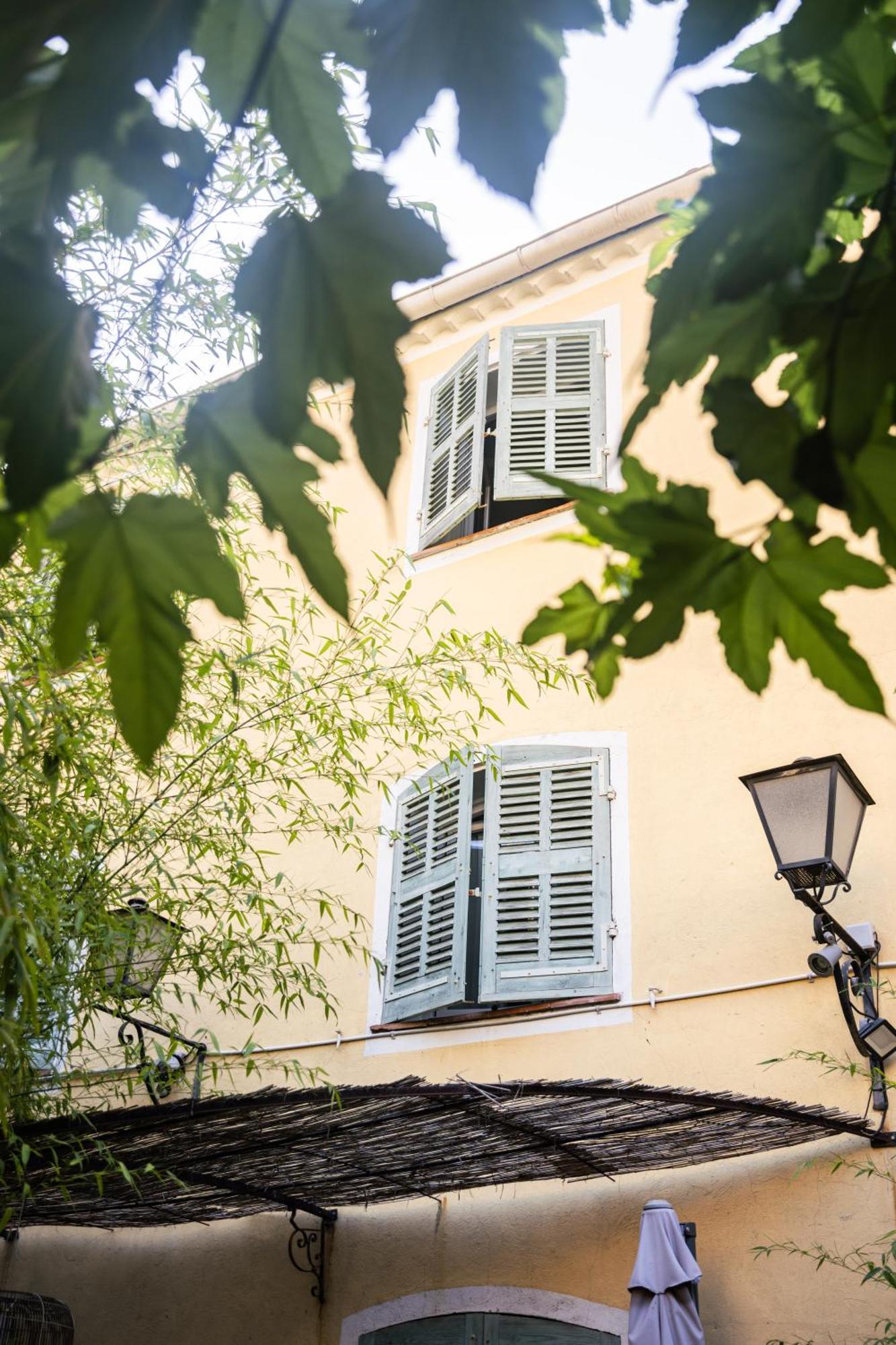 Auberge De La Tour Aups Ngoại thất bức ảnh