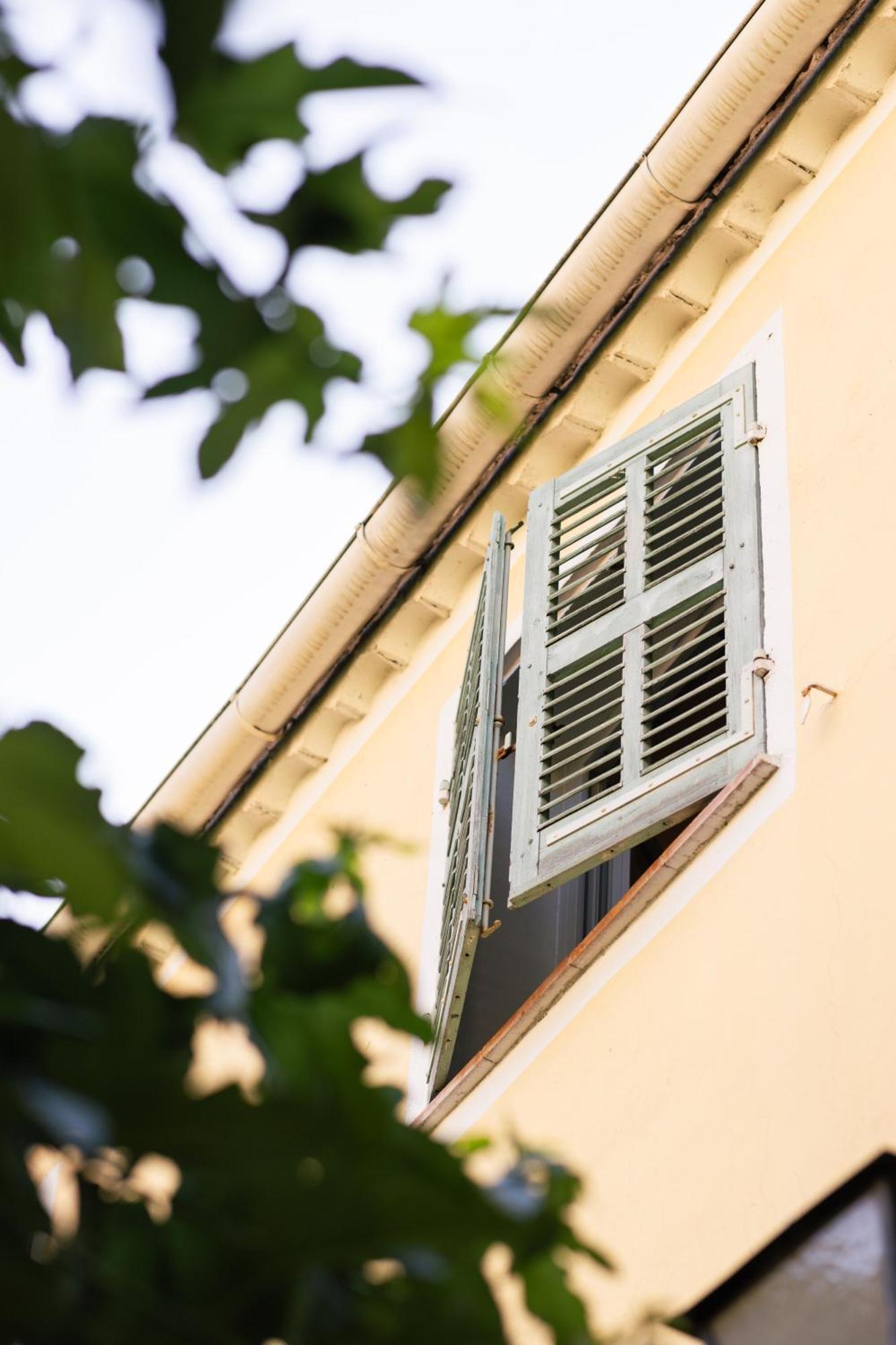 Auberge De La Tour Aups Ngoại thất bức ảnh