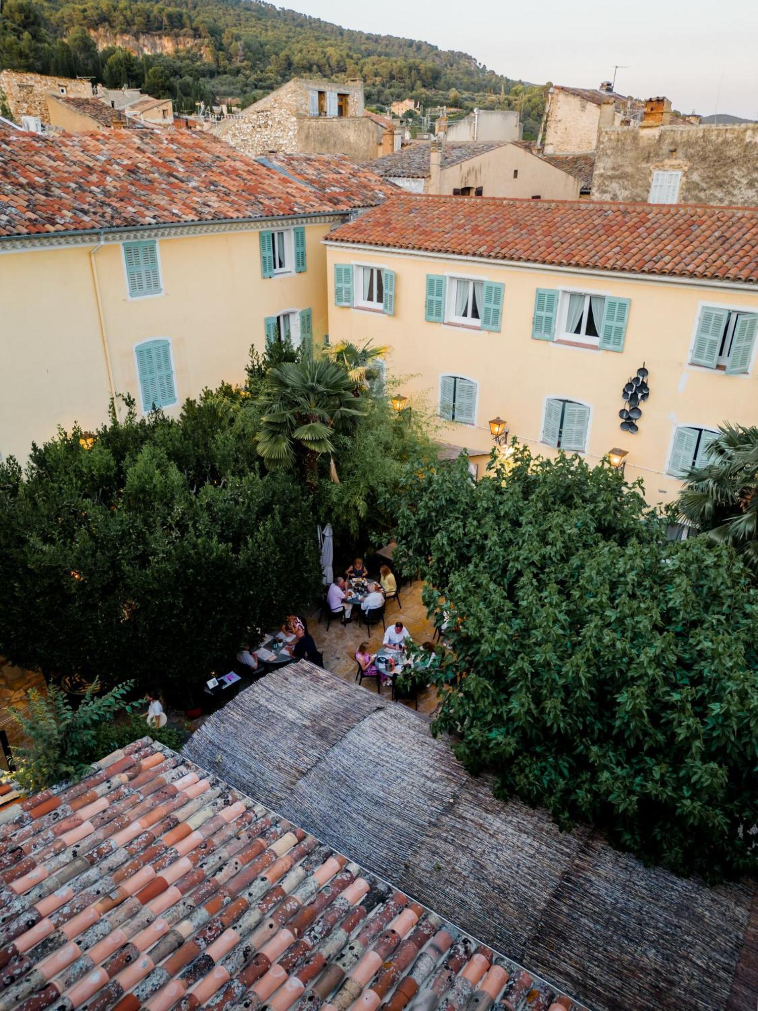 Auberge De La Tour Aups Ngoại thất bức ảnh