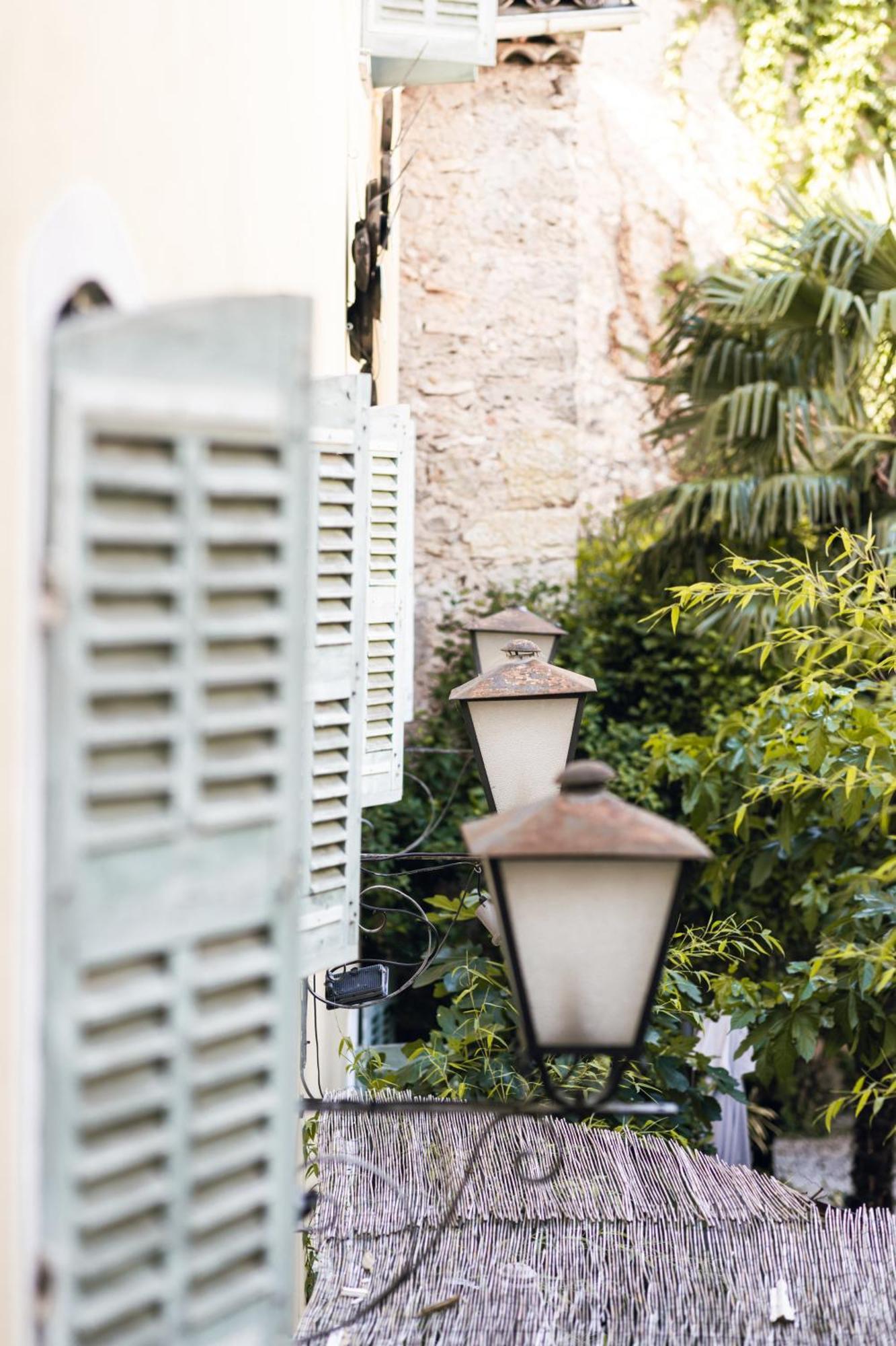 Auberge De La Tour Aups Ngoại thất bức ảnh